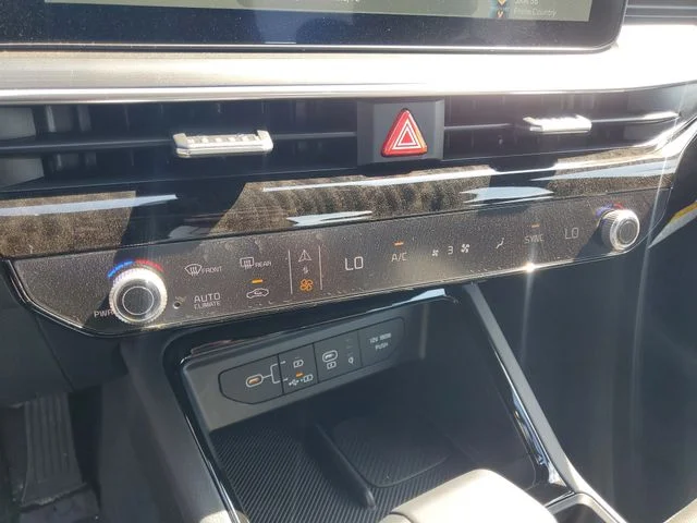 2025 Kia K5 GT-Line - Photo 18