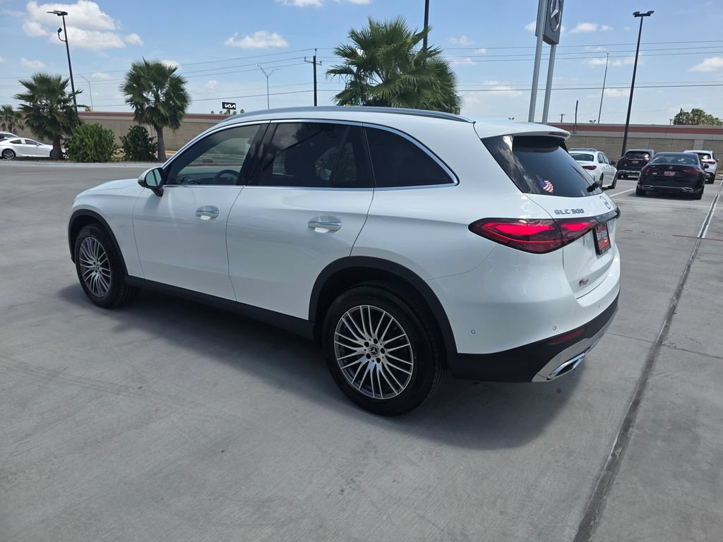 New 2026 Polar White Mercedes-Benz GLC 300 image 34