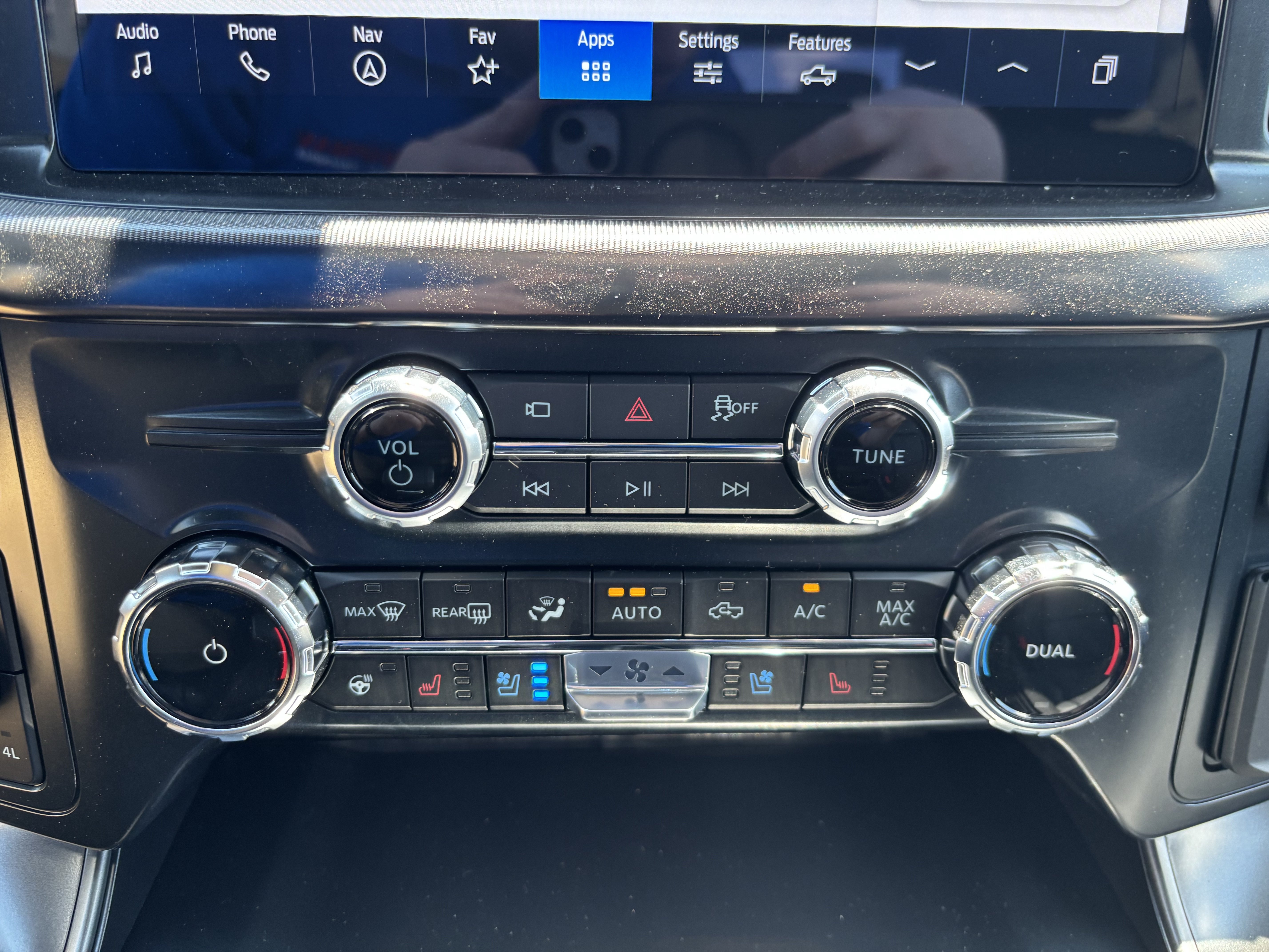 New 2026 Agate Black Metallic Ford Lariat® image 28