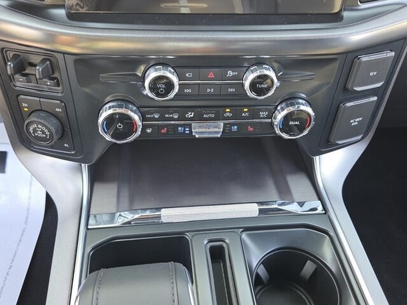 New 2025 Agate Black Metallic Ford Platinum® image 21