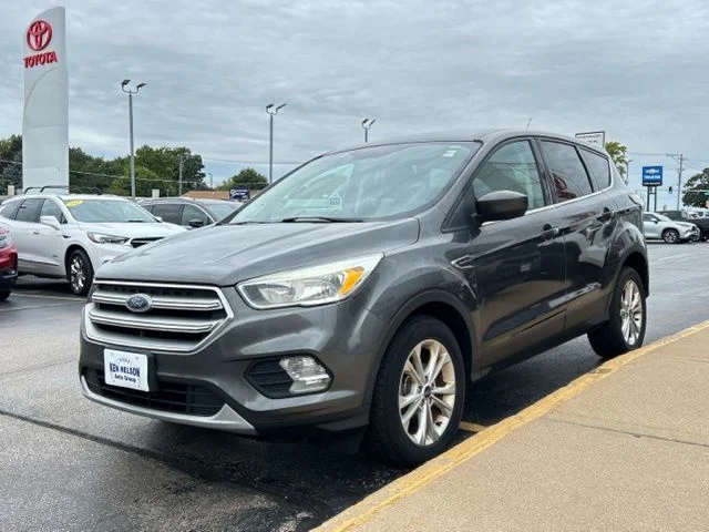 Used 2017 Gray Ford SE image 5