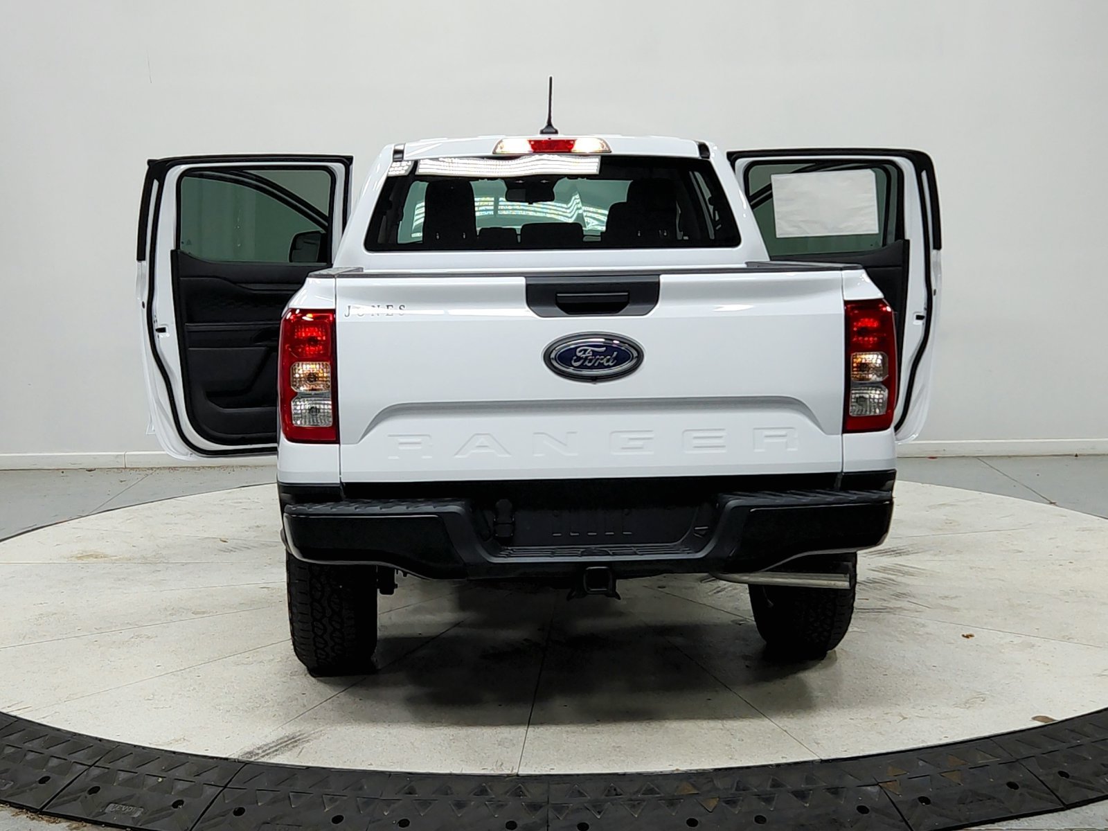 New 2026 Oxford White Ford XL image 15