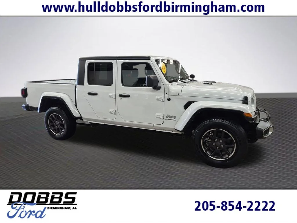 2023 Jeep Gladiator Overland's photo