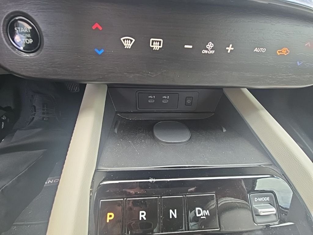 Used 2026 Gold Nissan SL image 18