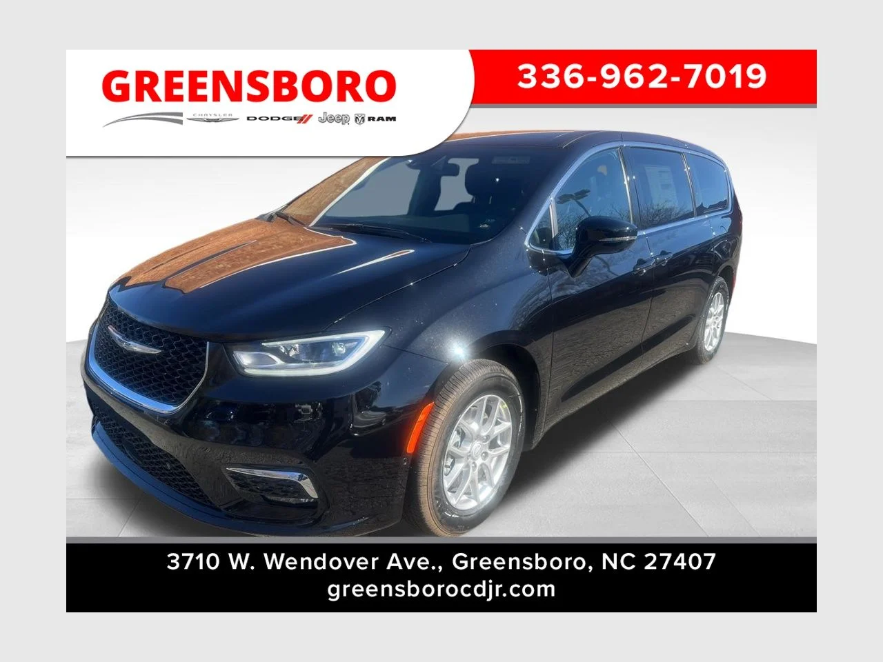 2026 Chrysler Pacifica Select's photo