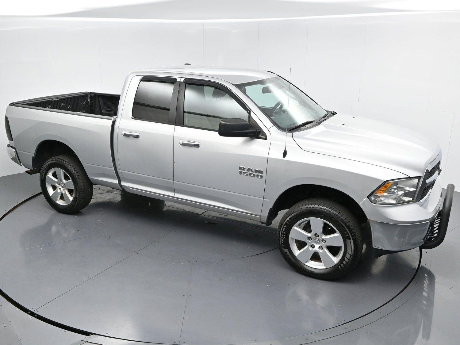 Used 2015 Bright Silver Metallic Clearcoat Ram SLT image 32
