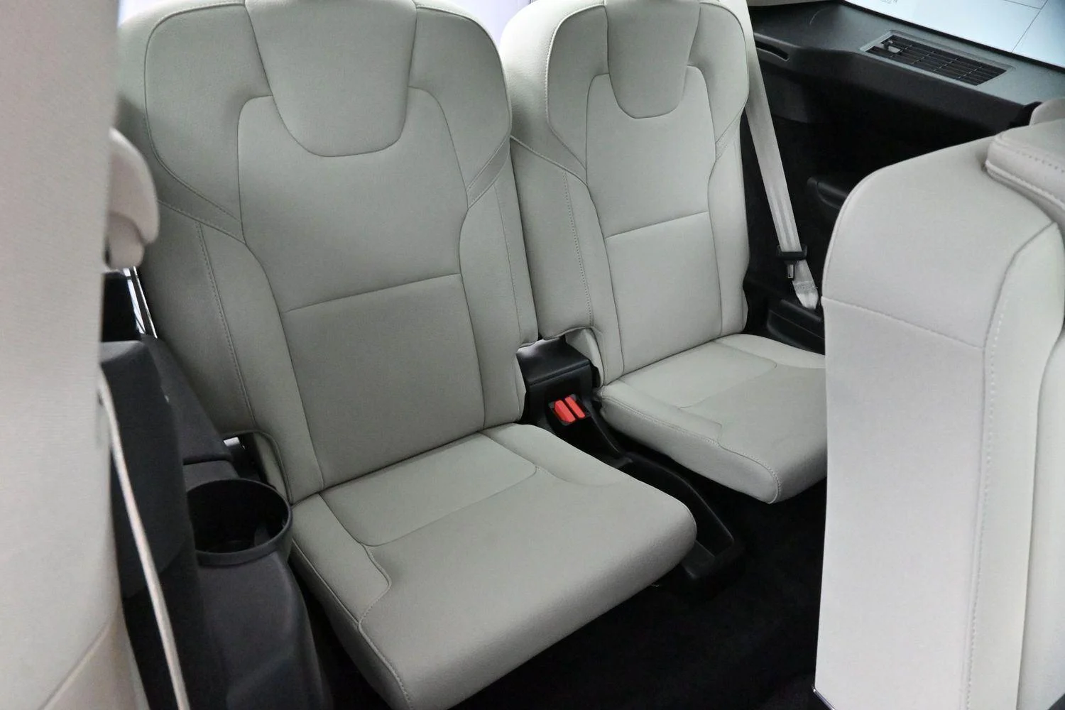 Used 2023 Blue Volvo Plus image 33
