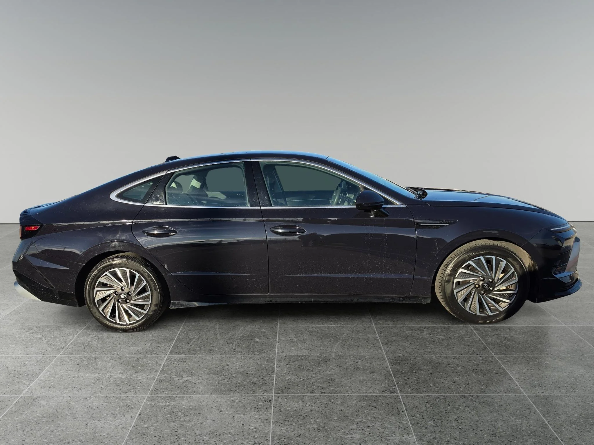 Used 2024 Carbon Blue Hyundai SEL image 7