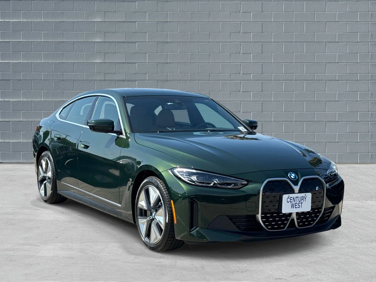 2023 BMW i4 eDrive35's photo