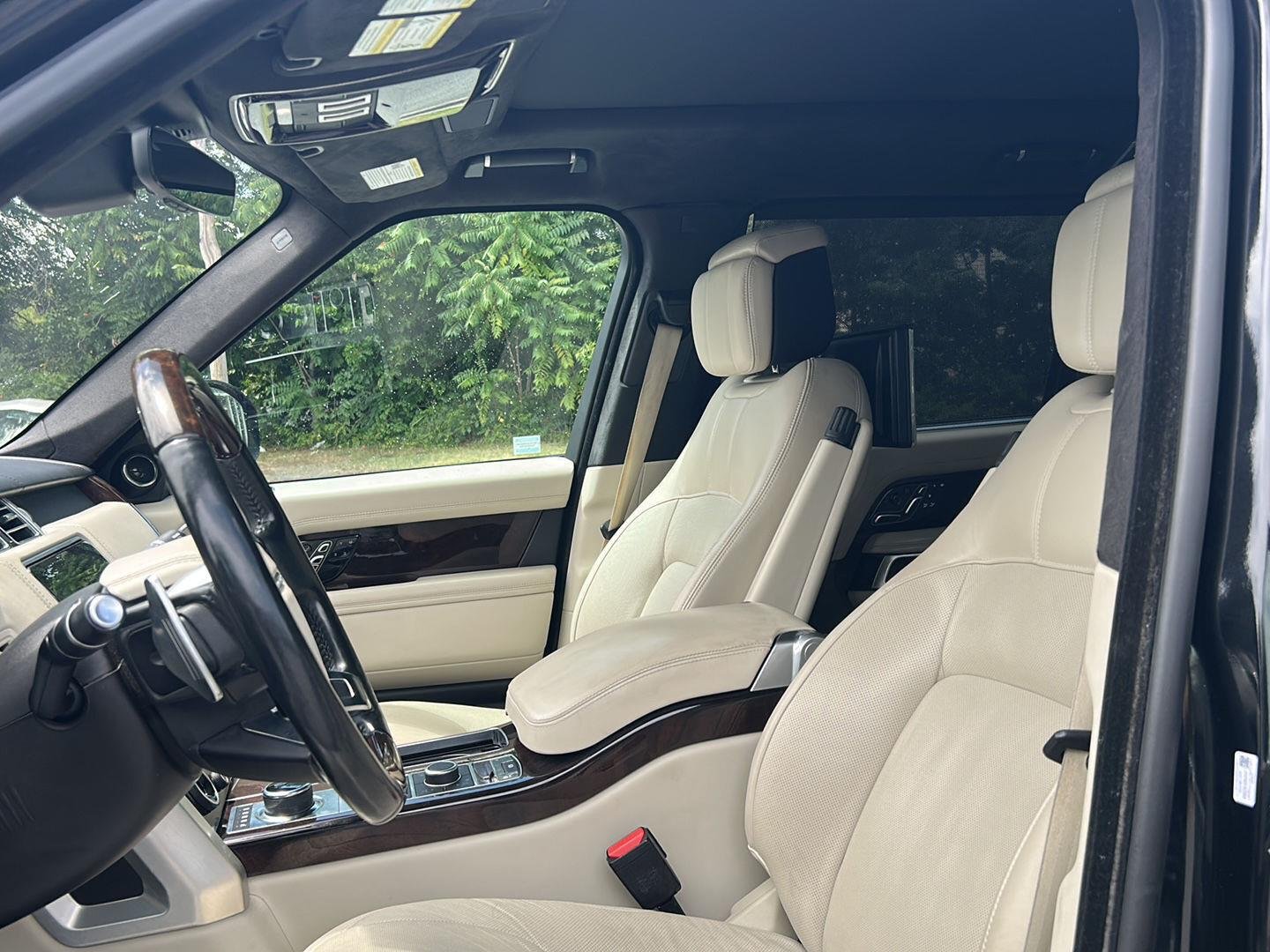 Used 2020 Santorini Black Metallic Land Rover Autobiography image 12