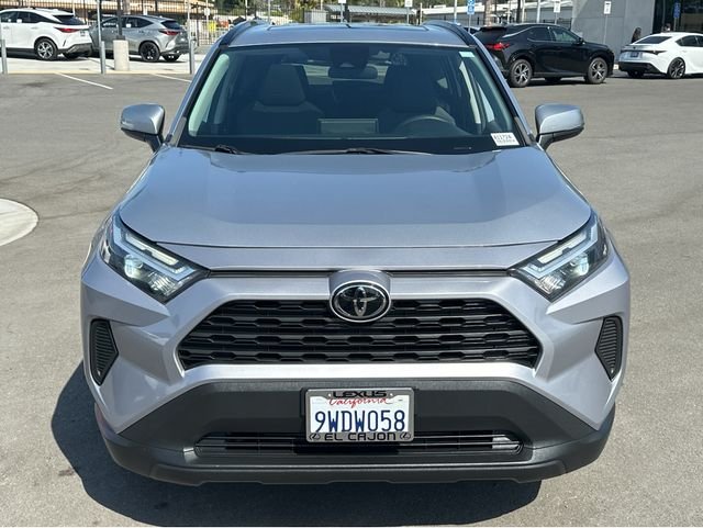 Used 2022 Silver Toyota XLE image 3