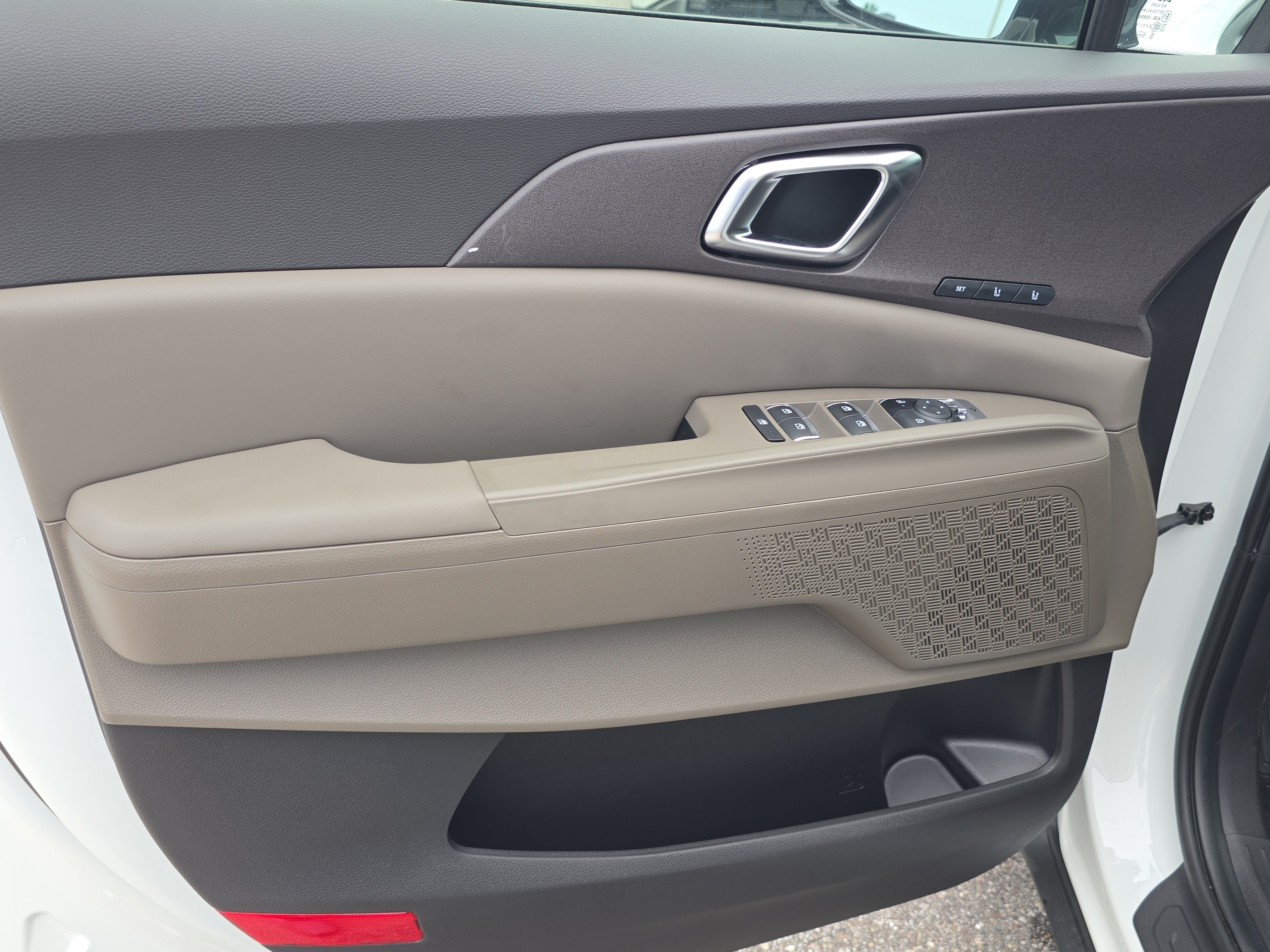 New 2026 Snow White Pearl Kia EX image 19