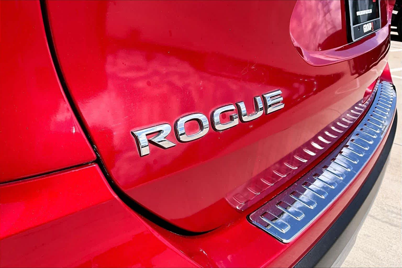 Used 2017 Palatial Ruby Nissan SL image 31