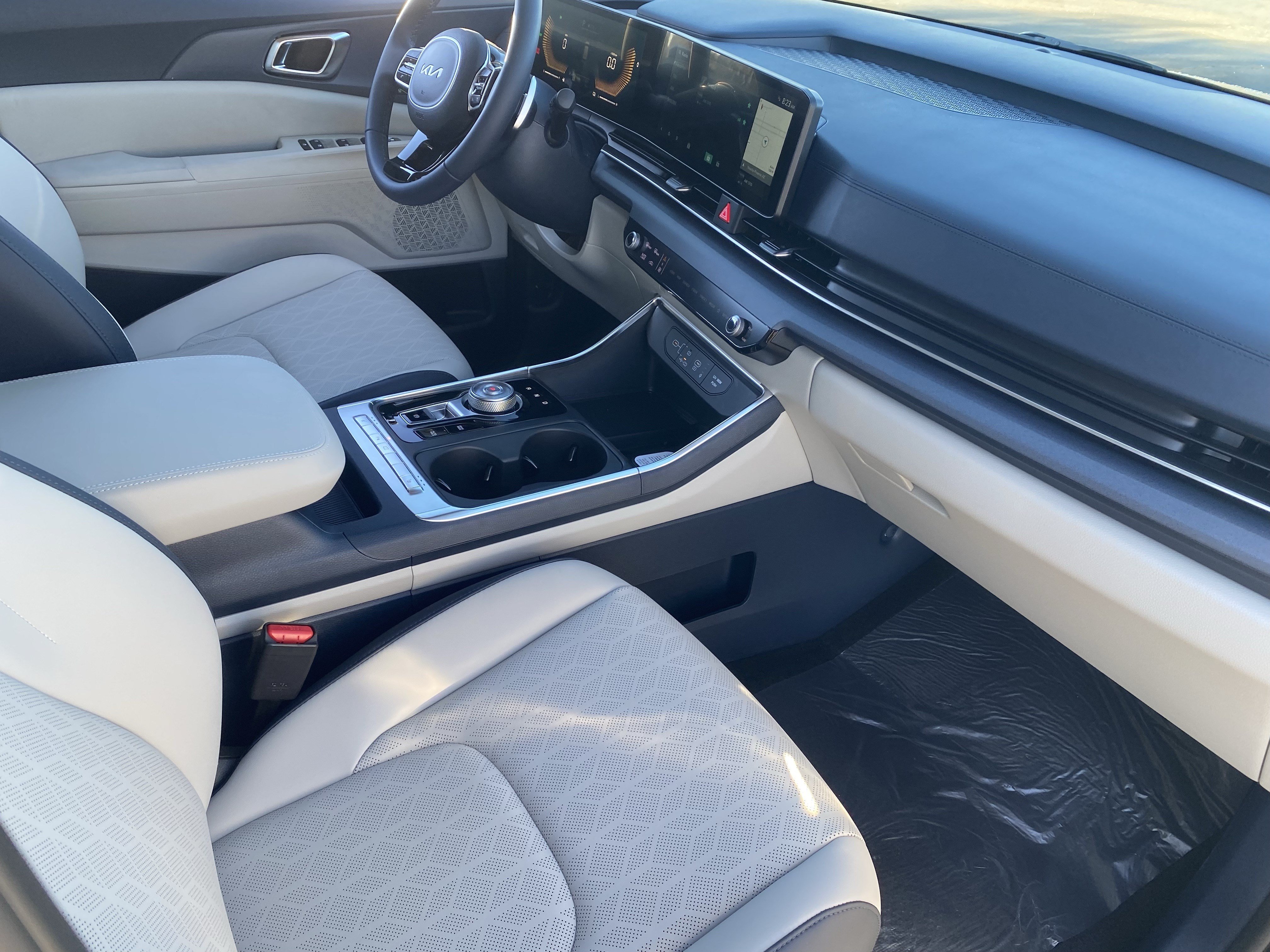 New 2026 Ivory Silver Kia EX image 10