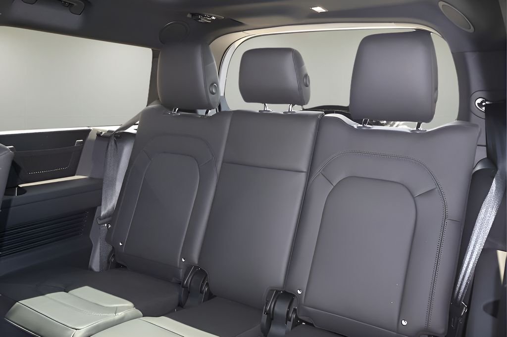 New 2026 Borasco Grey Land Rover X-Dynamic SE image 15