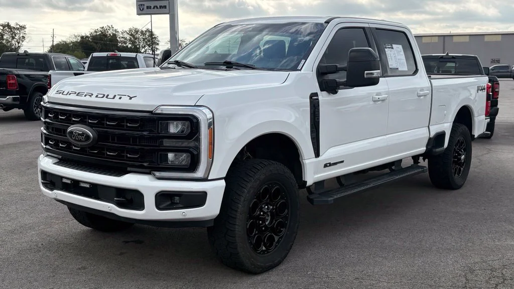 Used 2023 White Ford Lariat image 3