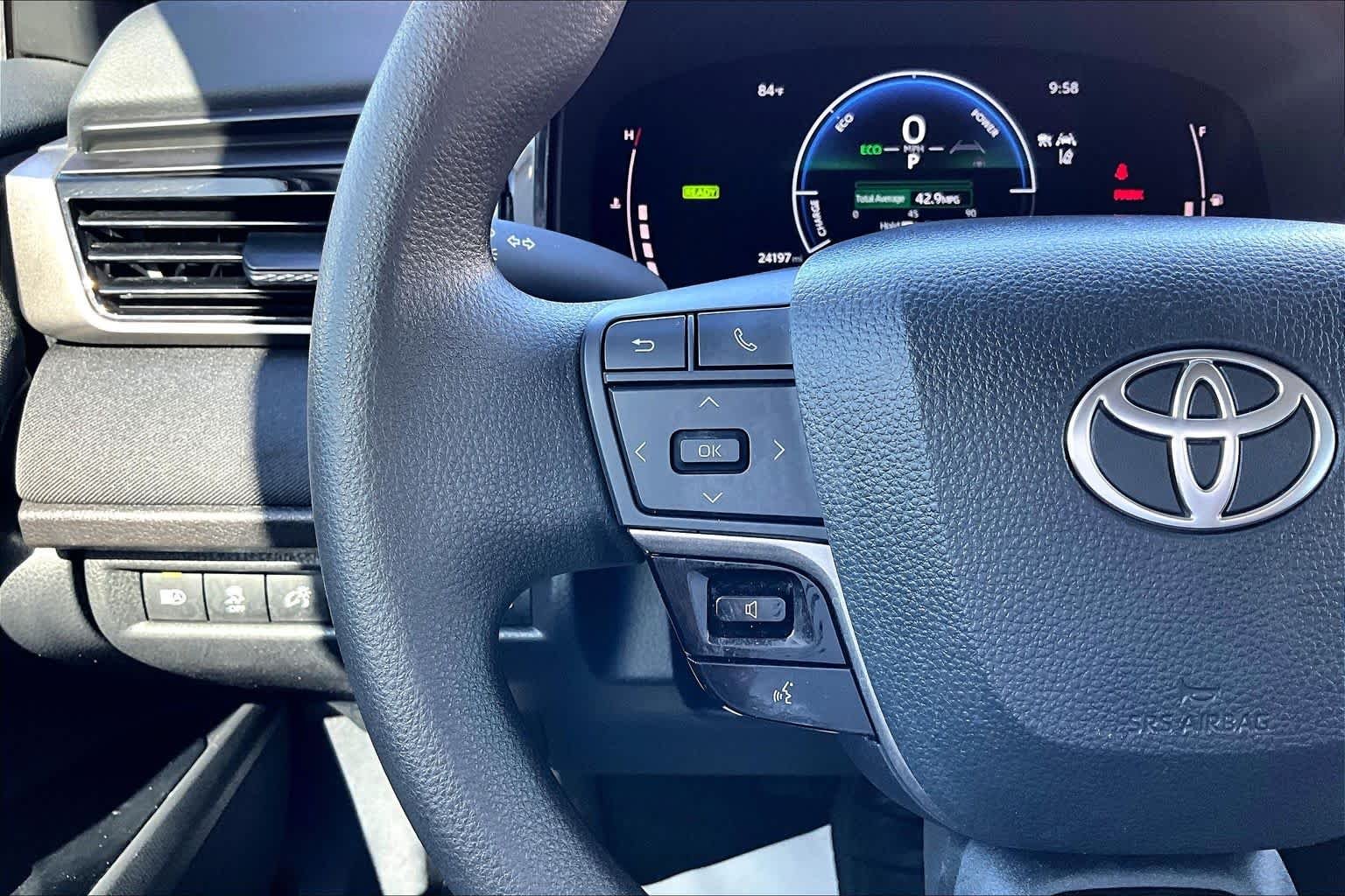 Certified Used 2025 Ice Toyota LE image 24