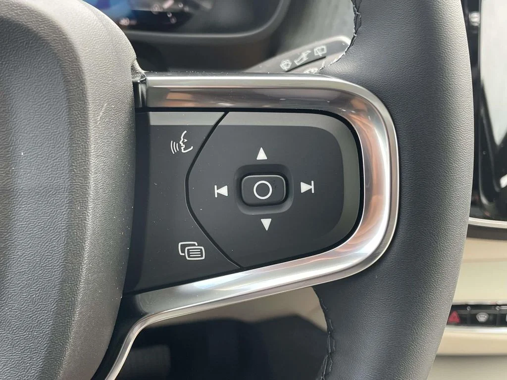 New 2026 Onyx Black Volvo Plus image 11