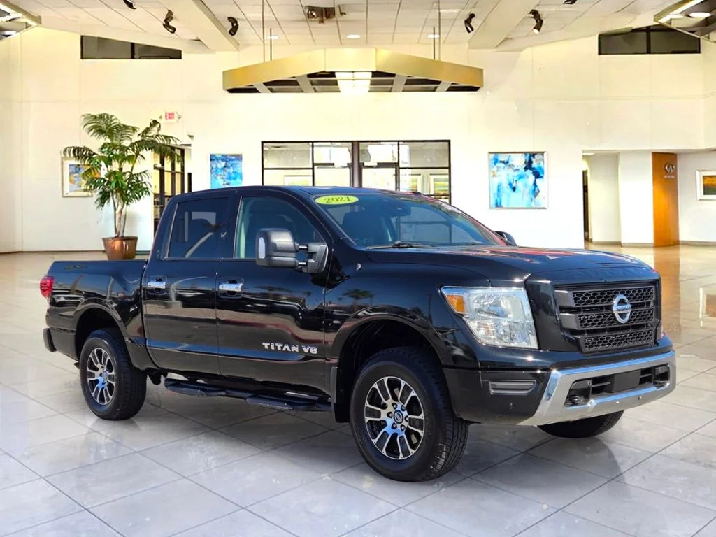 Used 2021 Black Nissan SV image 3
