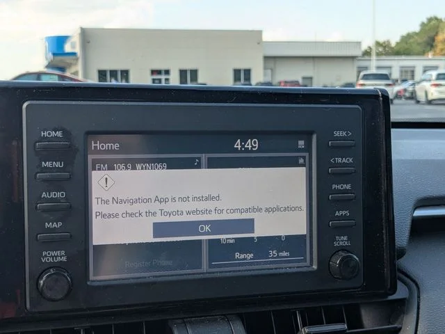 Used 2019 Midnight Black Metallic Toyota XLE image 18