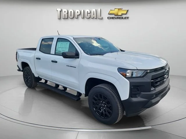 New 2026 Summit White Chevrolet WT image 7