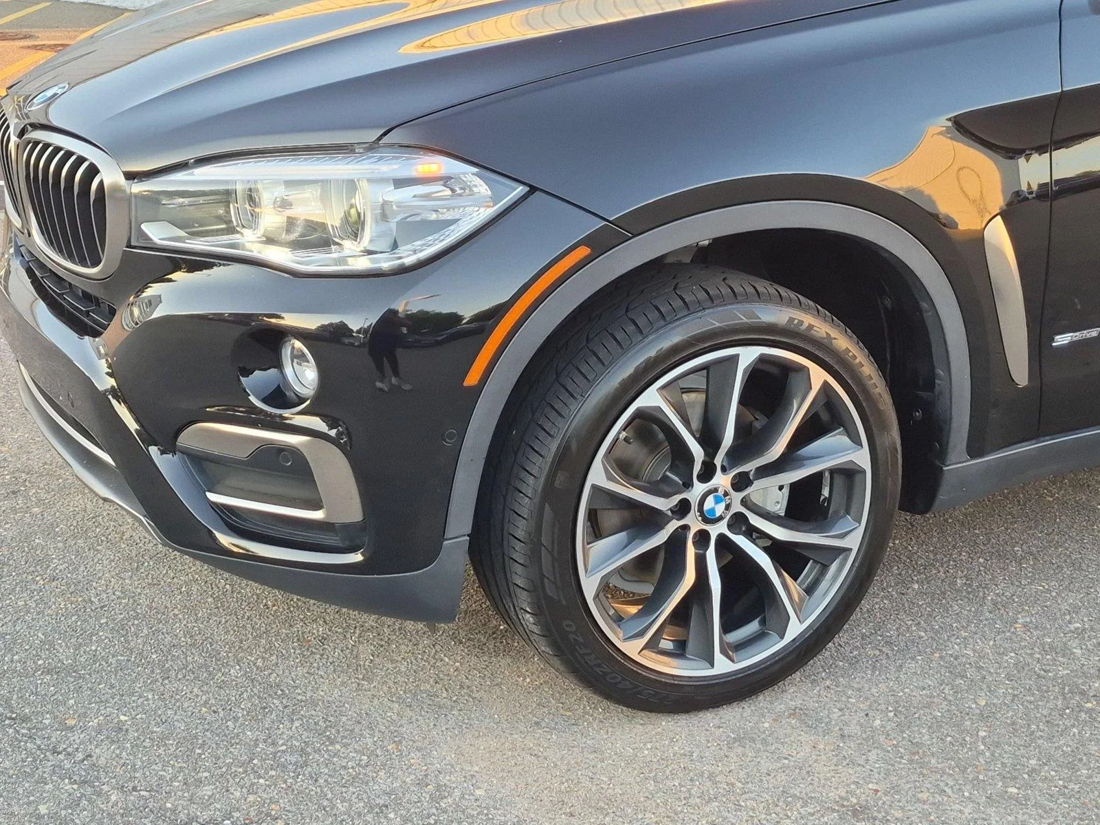 Used 2019 Jet Black BMW sDrive35i image 9