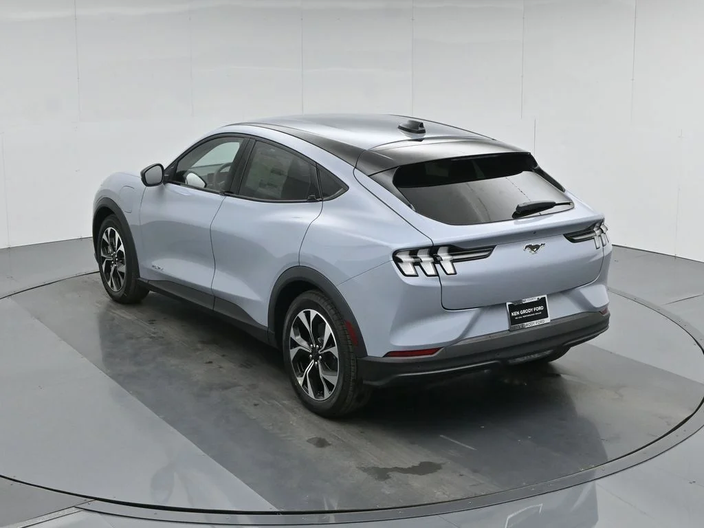 New 2026 Gray Ford Select image 67