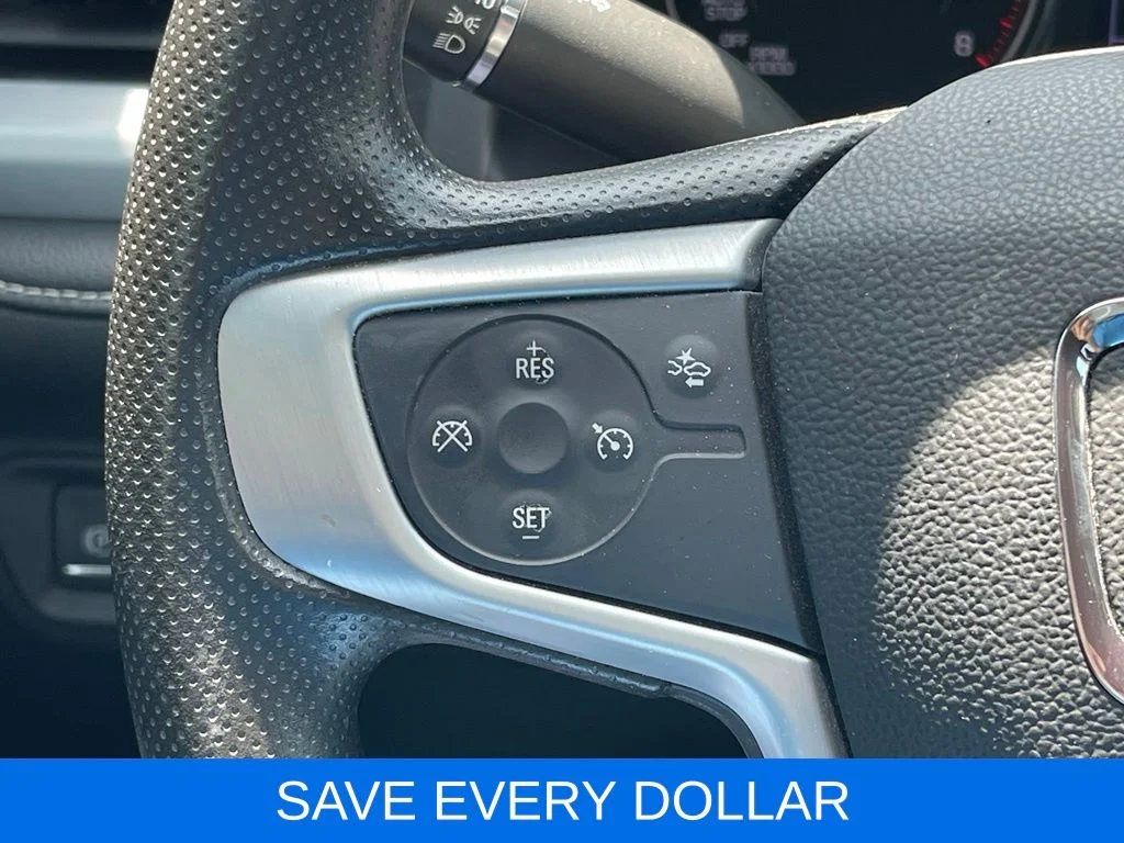 Used 2023 White GMC SLE image 19