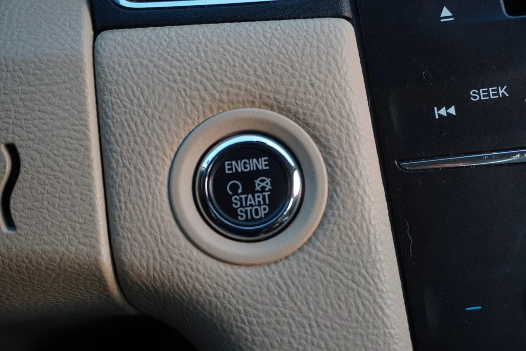 Used 2015 Red Ford Limited image 17