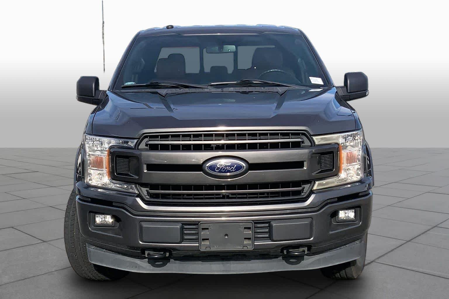 Used 2018 Magnetic Metallic Ford XLT image 4
