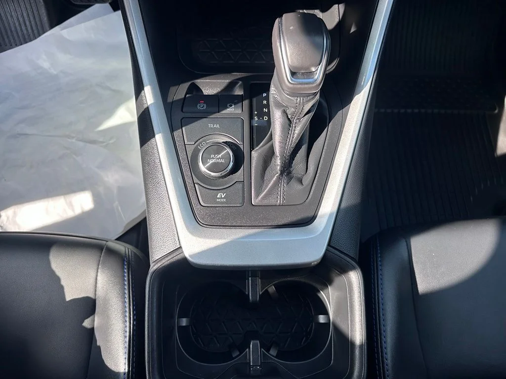 2024 Toyota RAV4 XSE - Photo 23