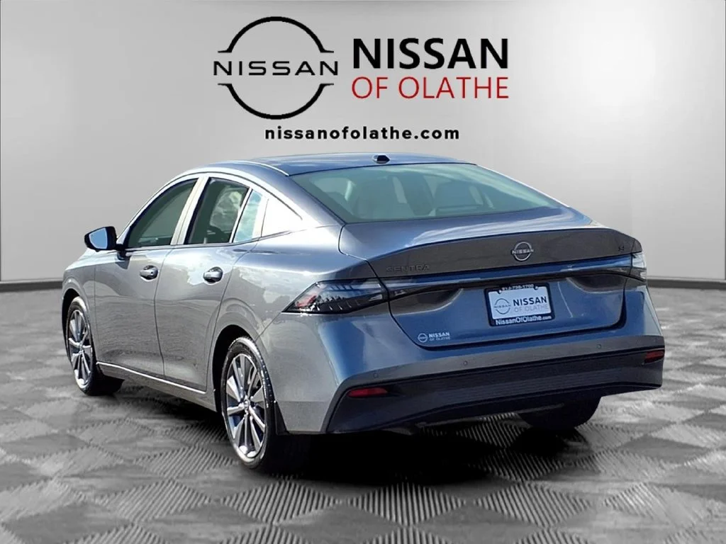 Used 2026 Gray Nissan SL image 4