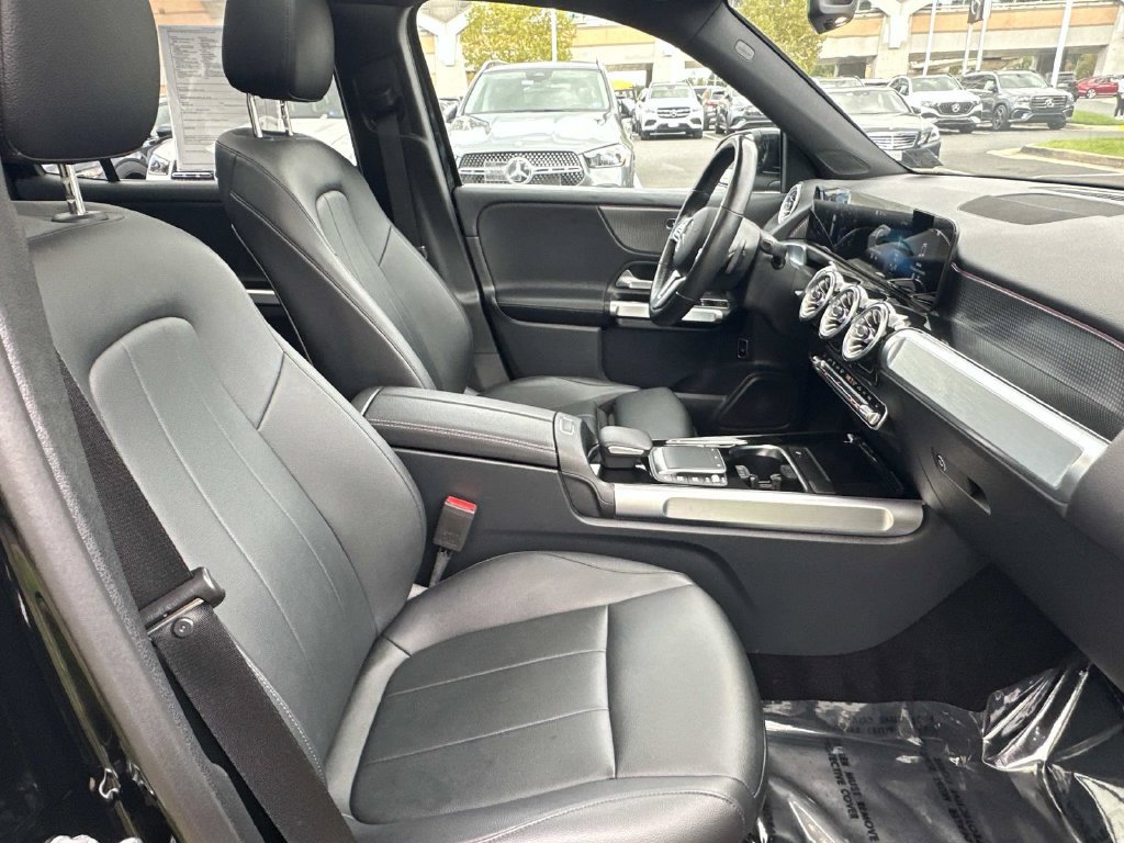 Used 2022 Night Black Mercedes-Benz GLB 250 image 11