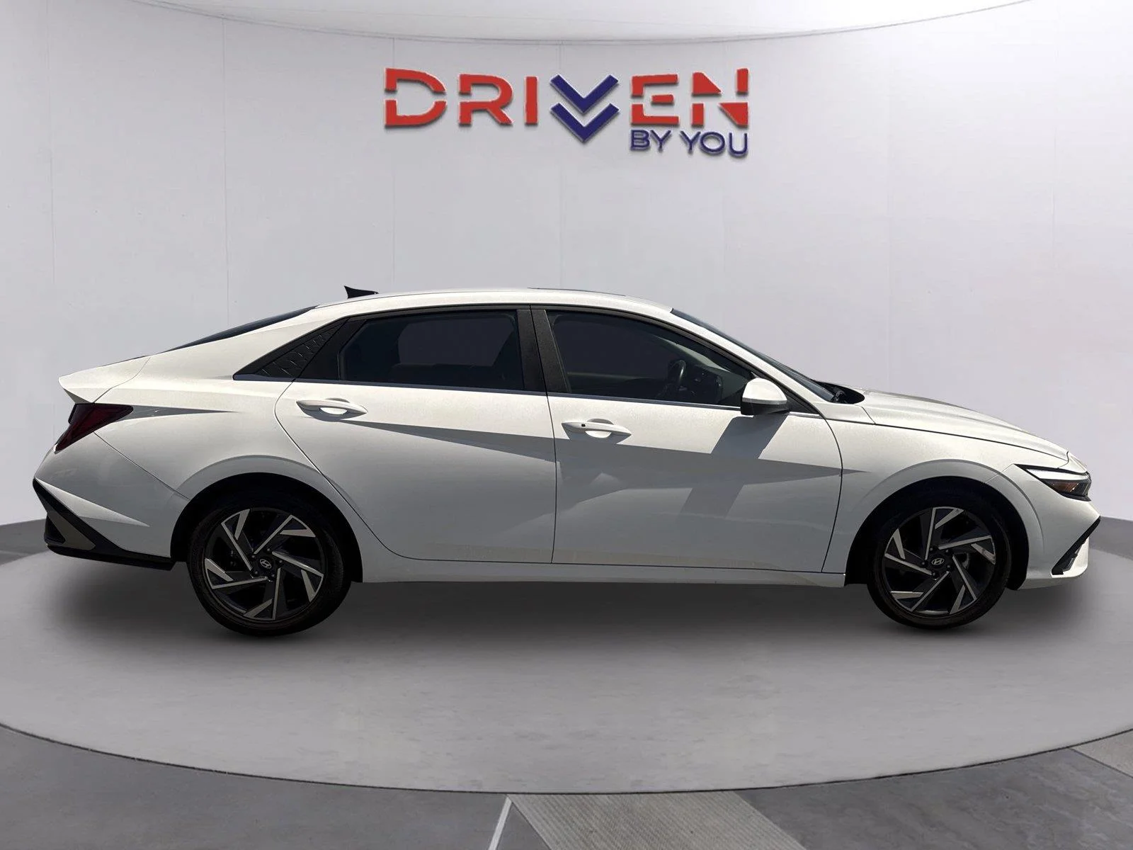 Used 2025 Serenity White Hyundai SEL Convenience image 3