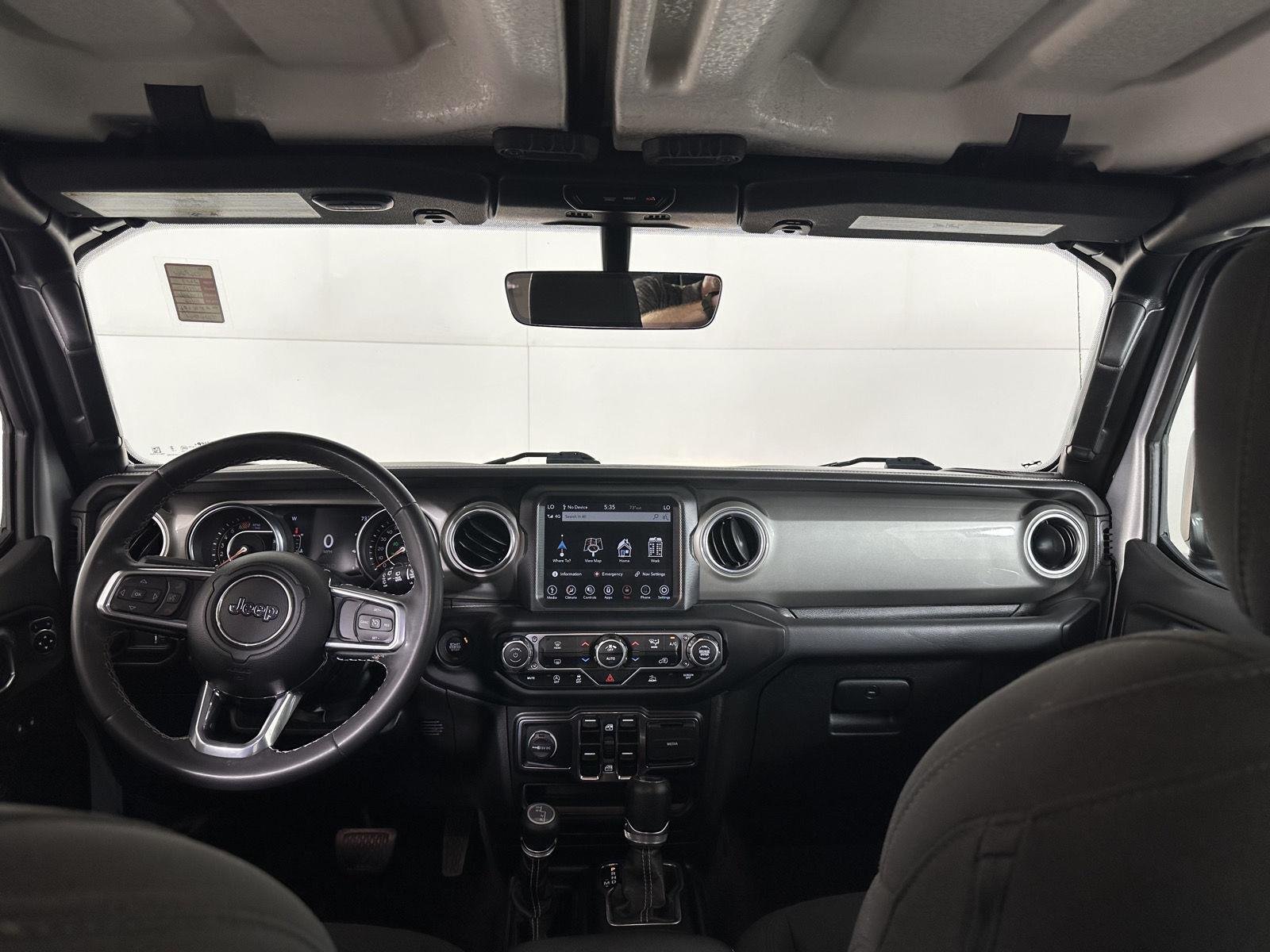 Used 2023 Silver Zynith Jeep Sahara image 12