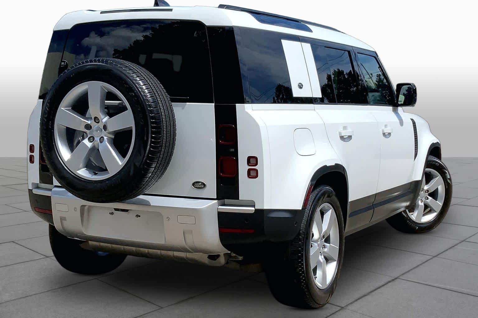 Used 2023 Fuji White Land Rover S image 12