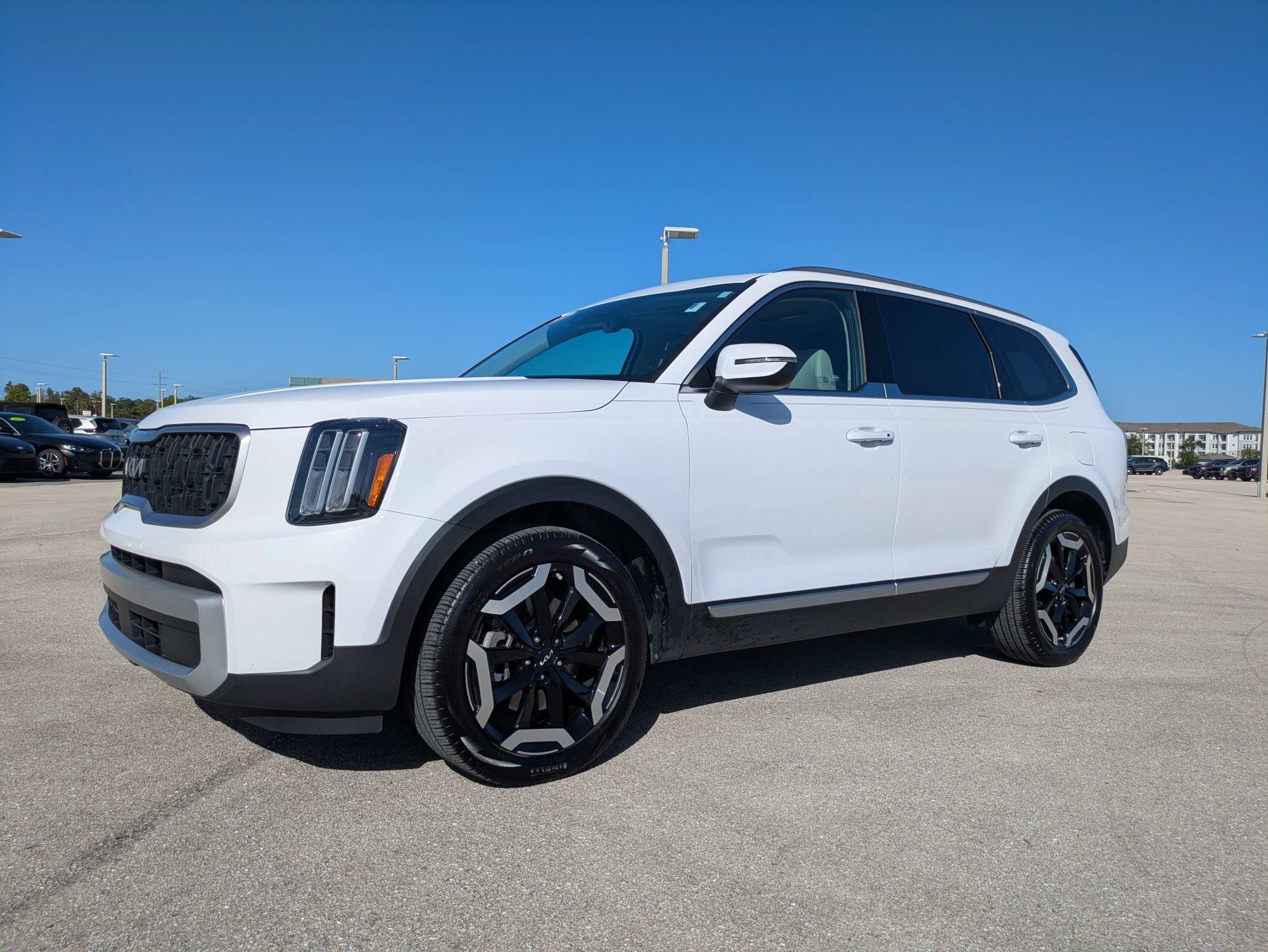 Certified Used 2024 Glacial White Pearl Kia EX image 8
