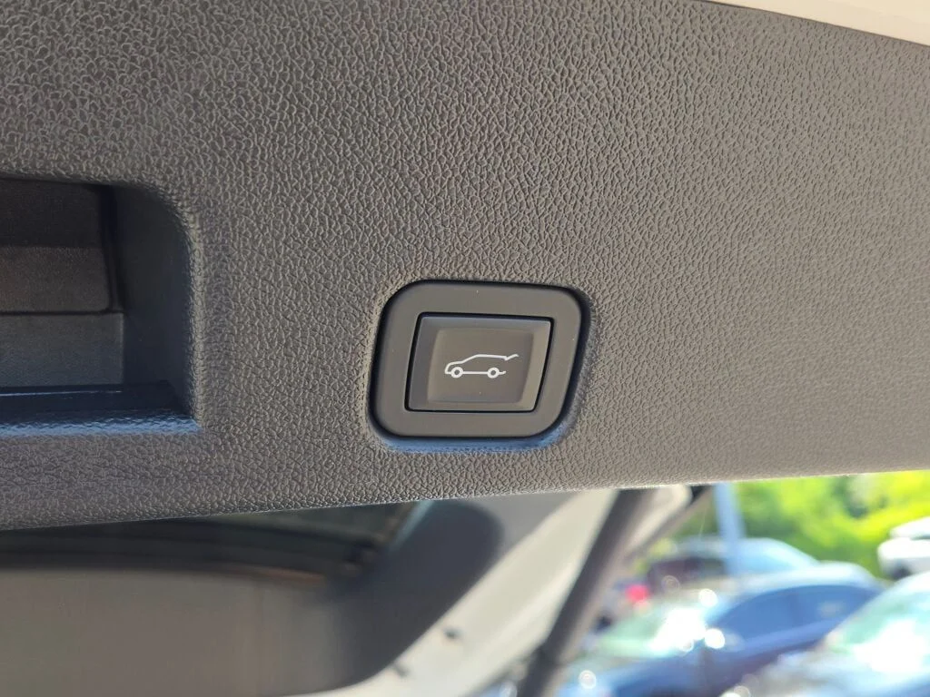 Used 2026 White Buick Preferred image 15