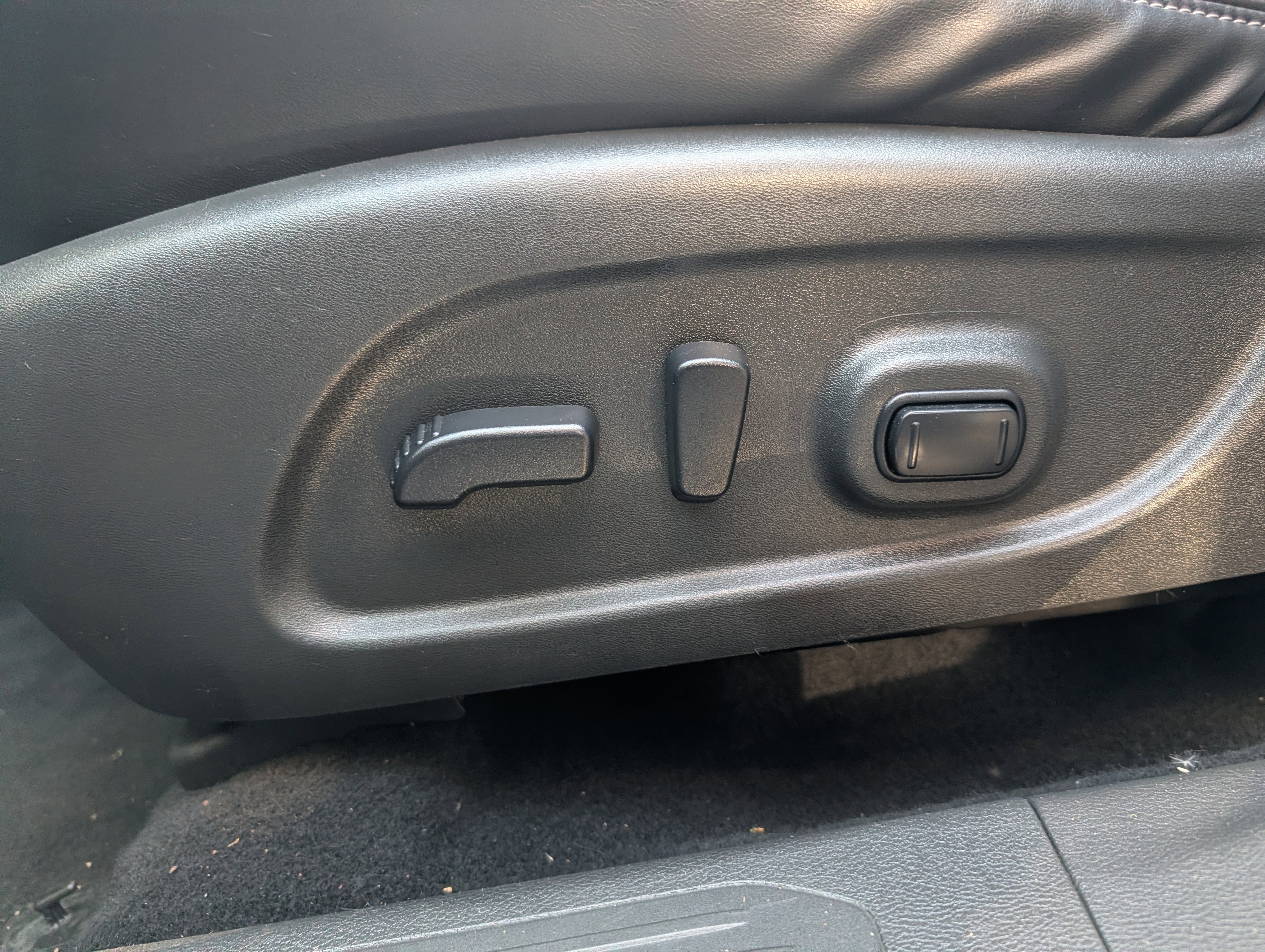 Used 2019 Deep Blue Pearl Nissan Platinum image 20