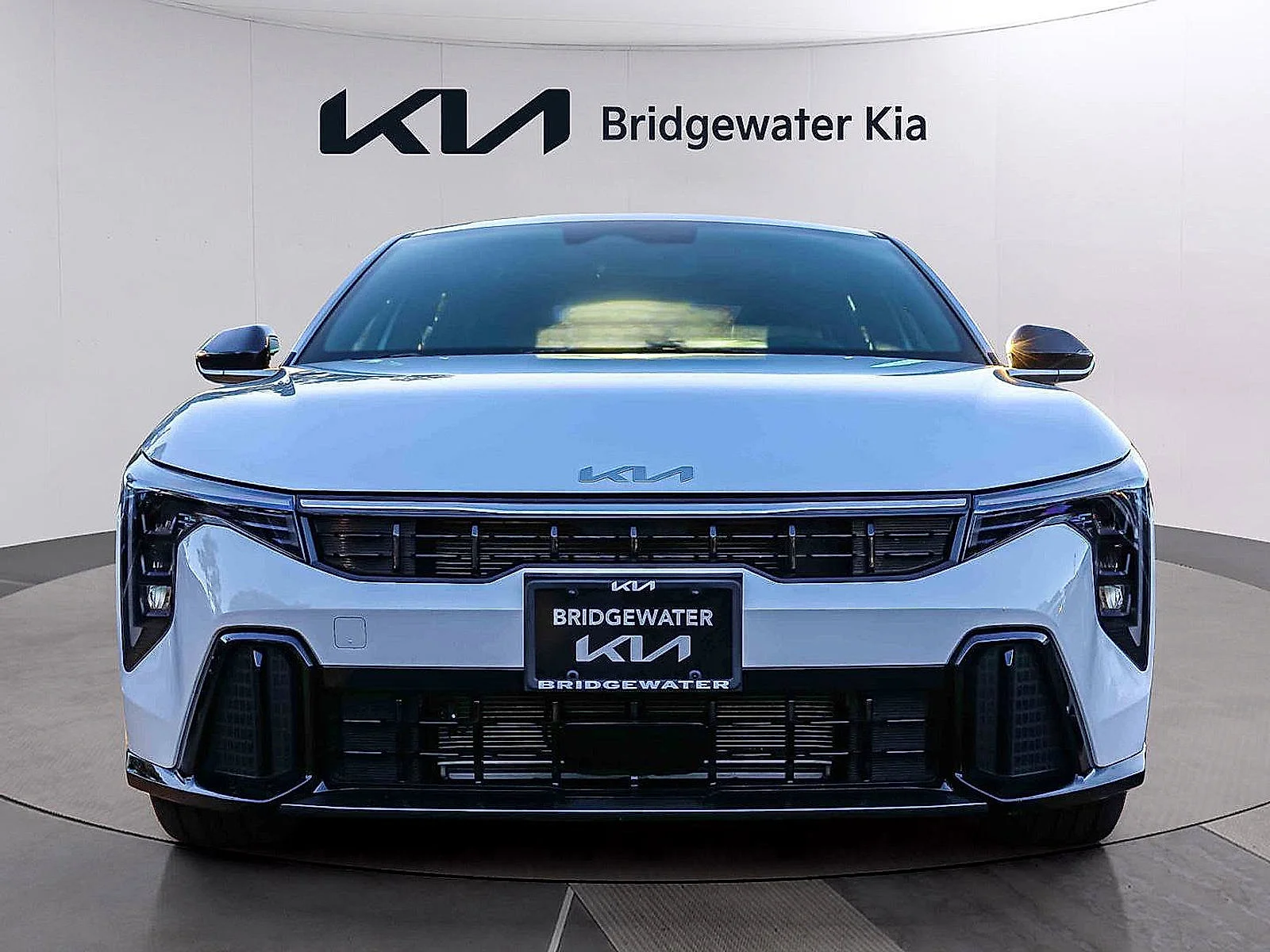 Certified Used 2025 Snow White Pearl Kia GT-Line image 2