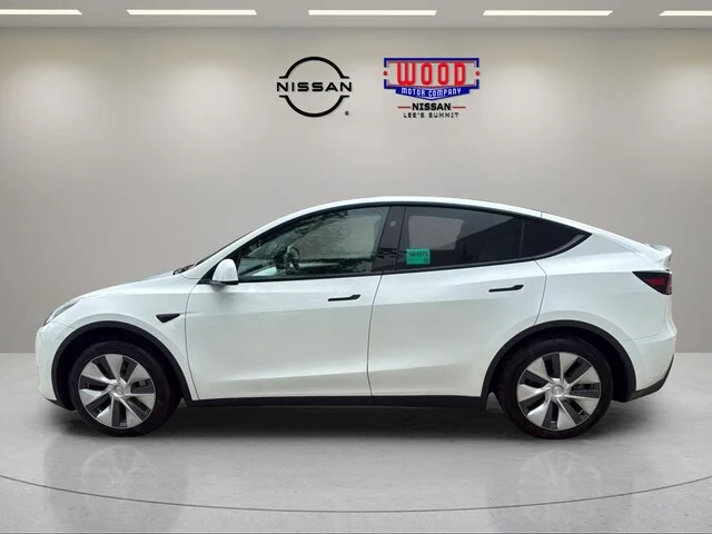 Used 2024 Pearl White Multi-Coat Tesla Standard Range image 5