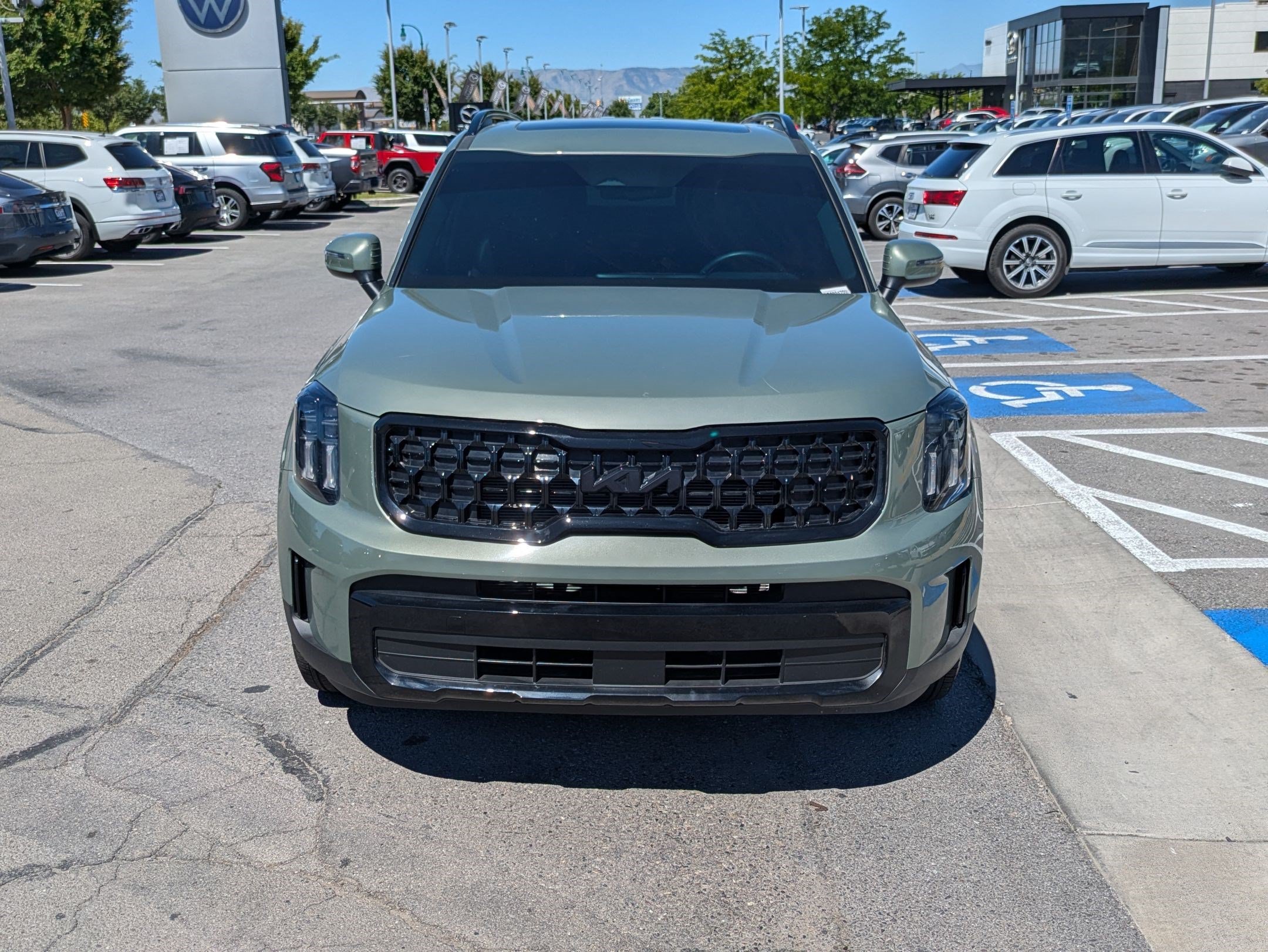 Used 2025 Jungle Green Kia EX X-Line image 10