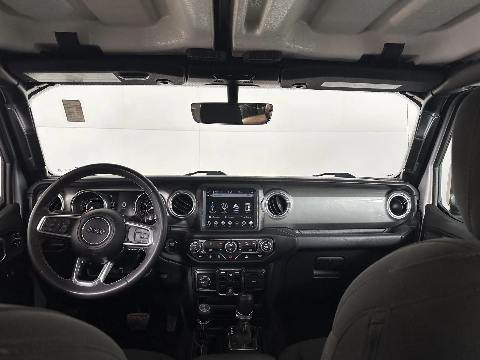 Used 2023 Silver Zynith Jeep Sahara image 12