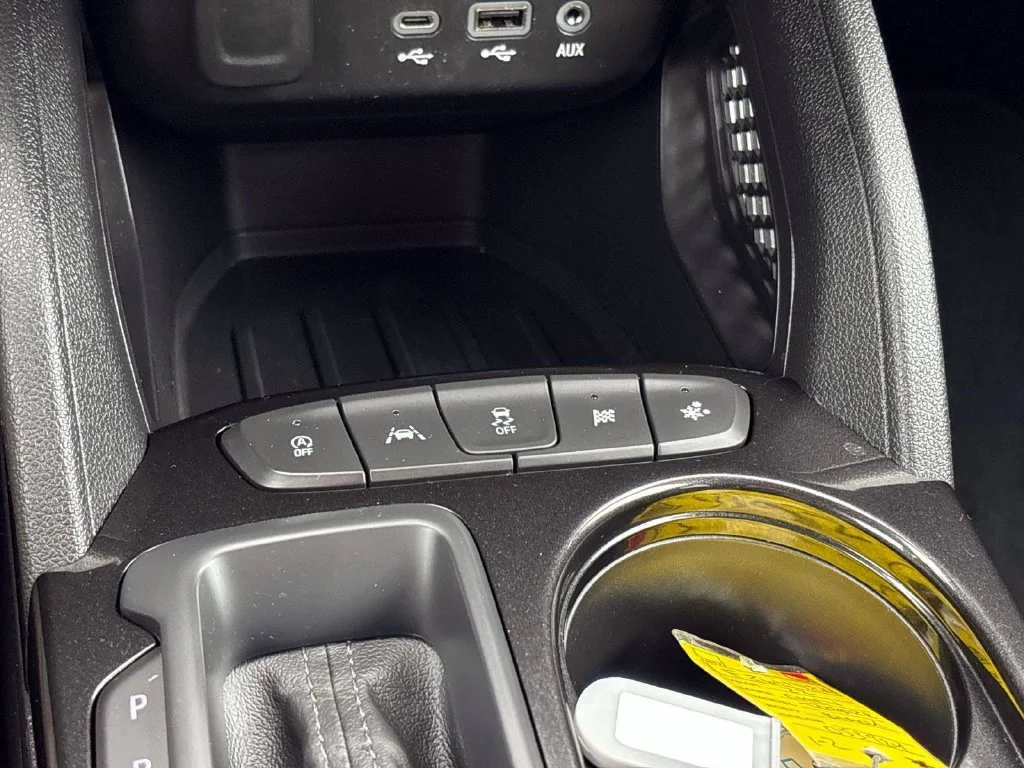 Used 2022 Black Metallic Chevrolet LT image 28