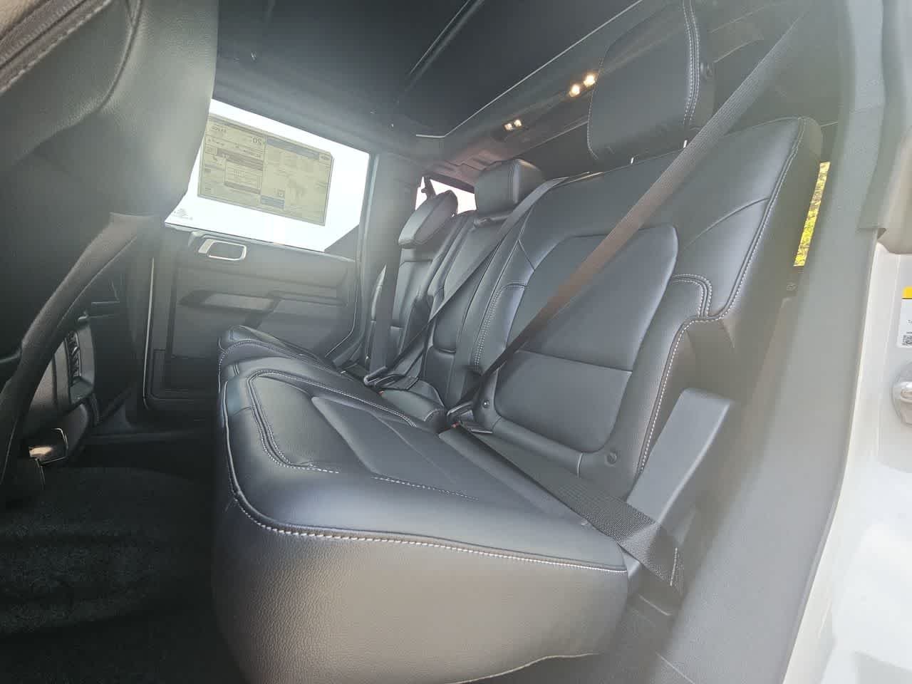 New 2026 Avalanche Gray Ford Outer Banks image 14