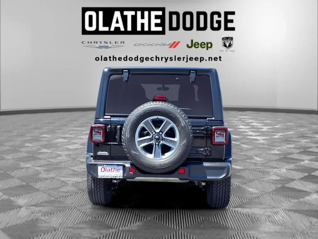 Used 2022 Black Jeep Unlimited Sahara image 27