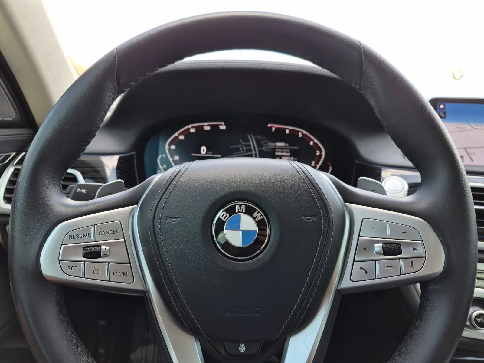 Used 2022 Black Sapphire Metallic BMW 740i image 26