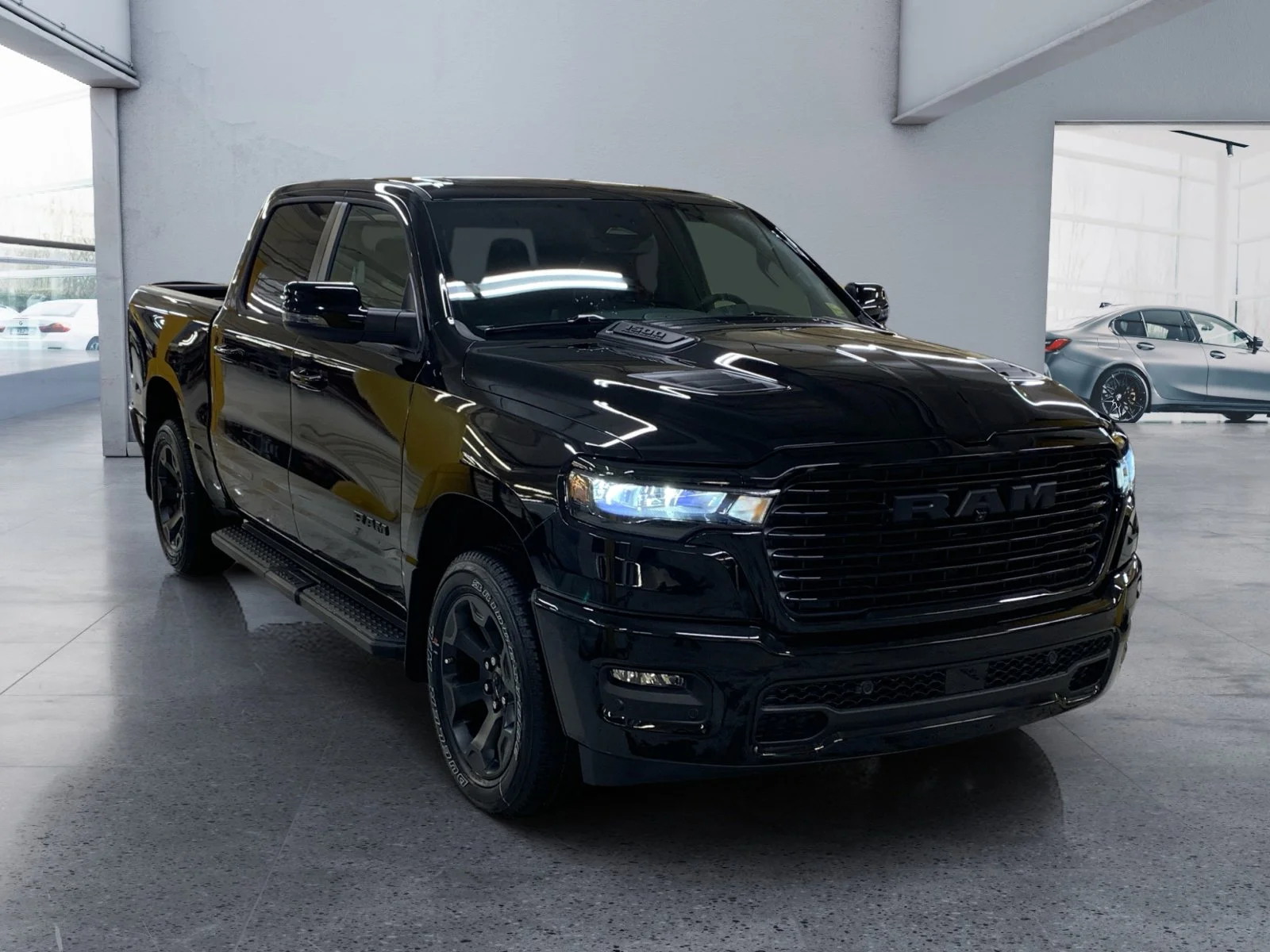 New 2026 Diamond Blk Crystal Pearl Ram Sport image 7