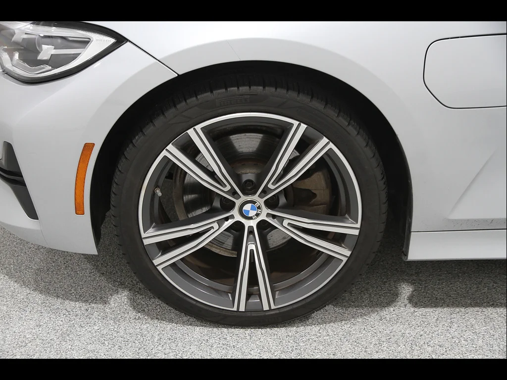 Used 2021 Glacier Silver Metallic BMW 330e xDrive image 25