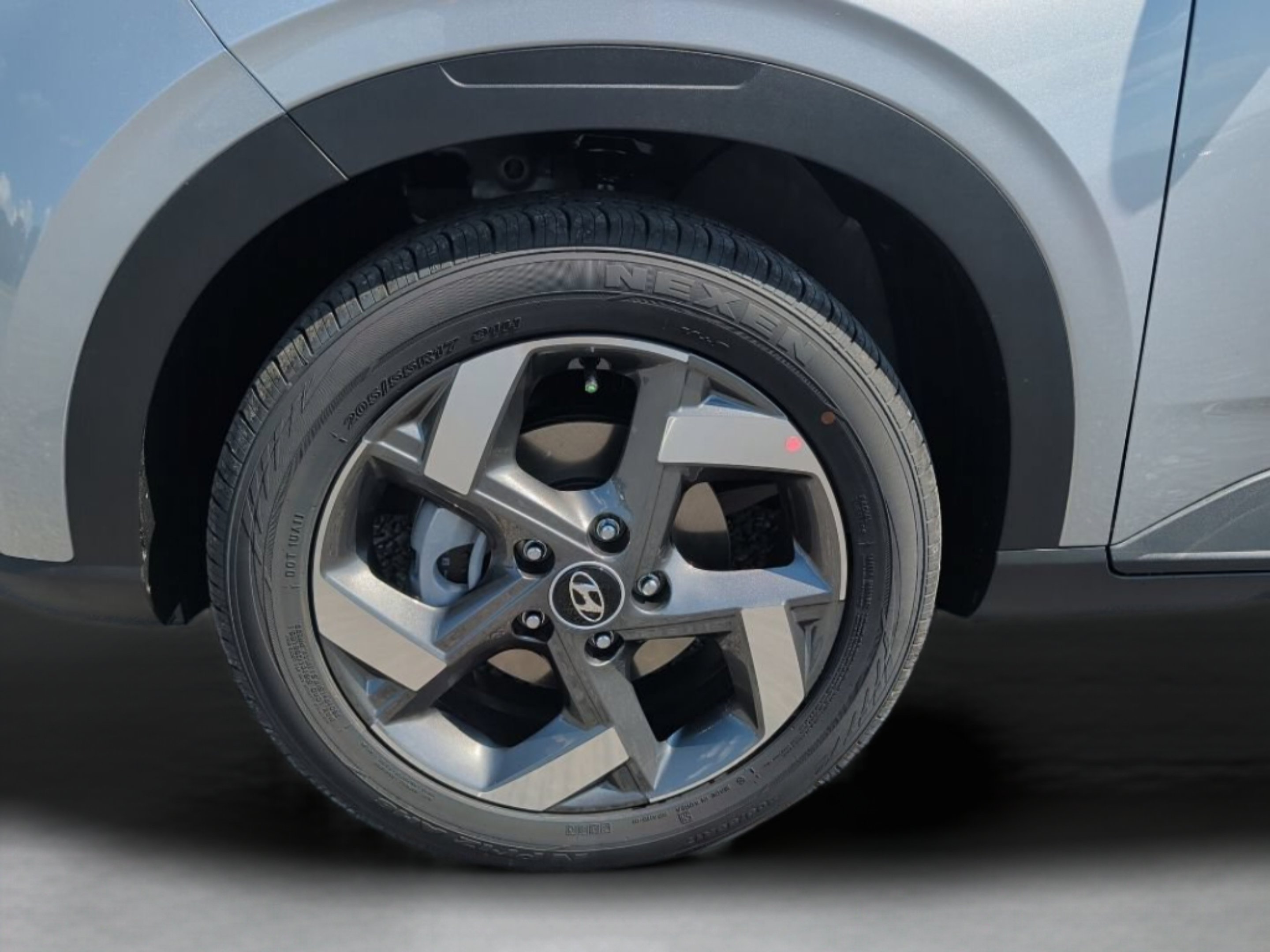 New 2026 Shimmering Silver Hyundai SEL image 12